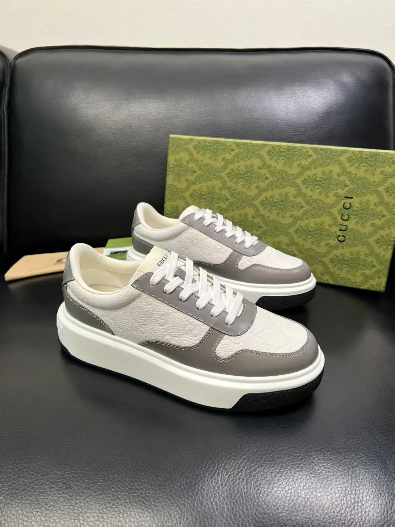 P460 new men's shoes GUCCI [Lightning] latest shoes are shipped. Original quality, fashionable, made of special materials, sheepskin lining, brand new packaging. The foot feels super comfortable and the workmanship is impeccable. Size: Male 38-45.